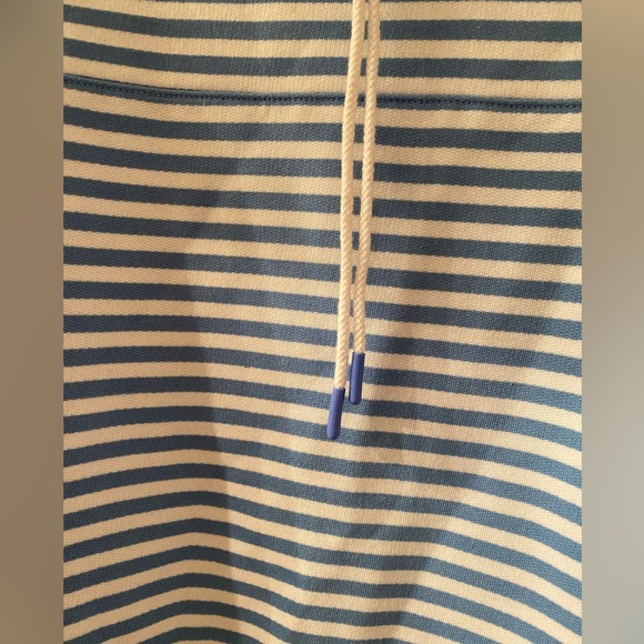 Viney Vines Funnel Neck Sweatshirt NWOT - Picture 3 of 9